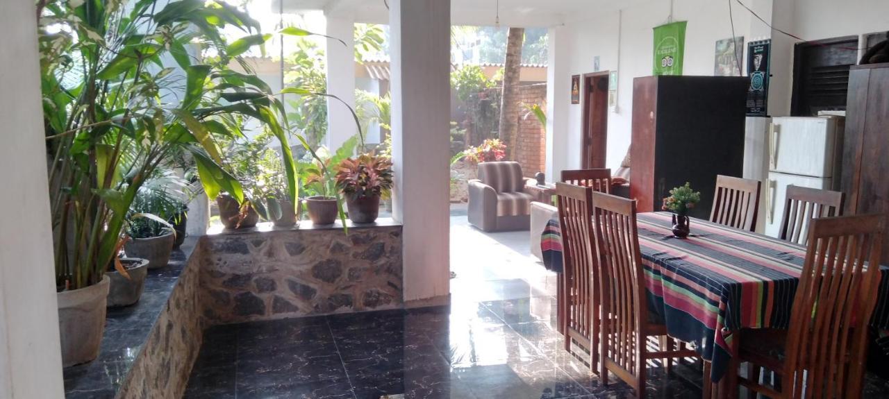 House Of Esanya Bed & Breakfast Negombo Exterior photo